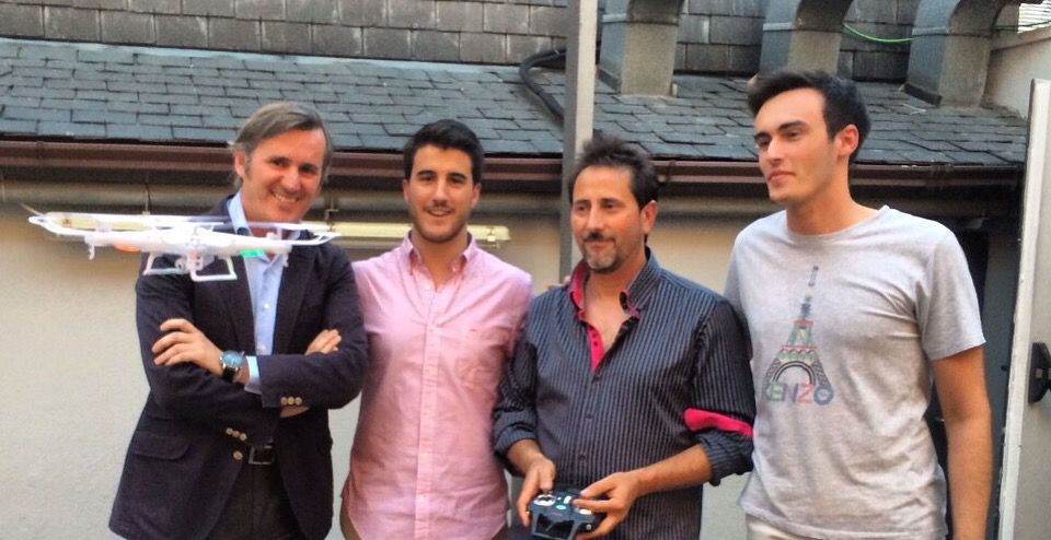 La-revolución-de-los-drones-con-Fernando-Romero-de-HEMAV-y-Domingo-Llanas-de-Airdrone-España-en-Rompiendo-Reglas-Capital-Radio-con-Javi-Sánchez-y-Carlos-Regatero